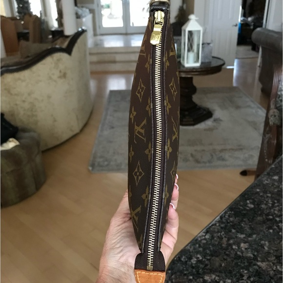 Louis Vuitton Pochette Accessories with Authentic LV Crossbody Strap - Picture 10 of 17